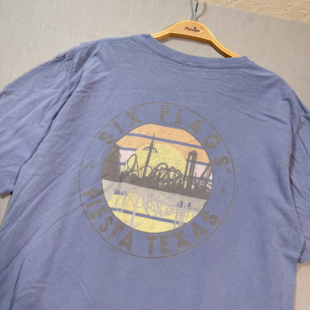 Six Flags Fiesta Texas Graphic Tee Blue Large Retro Sunset Souvenir T-Shirt
